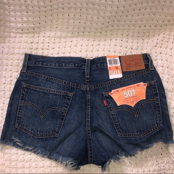 Levi’s Shorts Size 30 NWT - Picture 2 of 3
